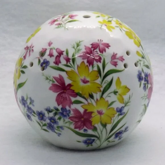 VTG Queen's England Pomander (Scent Ball) - Picture 4 of 7